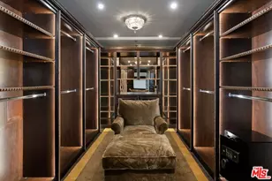 10560 Wilshire Blvd, Los Angeles, CA 90024 - Photo 35