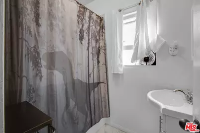 209 Mira Mar Ave, Long Beach, CA 90803 - Photo 17