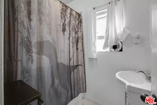 209 Mira Mar Ave, Long Beach, CA 90803 - Photo 17