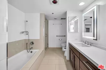 10660 Wilshire Blvd #701, Los Angeles, CA 90024 - Photo 13