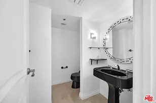 10660 Wilshire Blvd, Los Angeles, CA 90024 - Photo 21