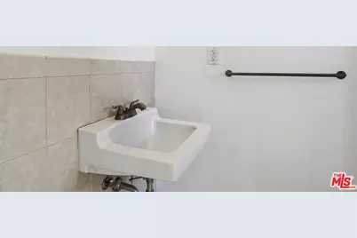 966 N Serrano Ave, Los Angeles, CA 90029 - Photo 15
