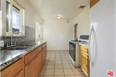 966 N Serrano Ave, Los Angeles, CA 90029 - Photo 17