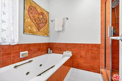 11755 Montana Ave #201, Los Angeles, CA 90049 - Photo 31