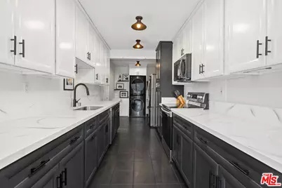 5950 Buckingham Pkwy #305, Culver City, CA 90230 - Photo 11