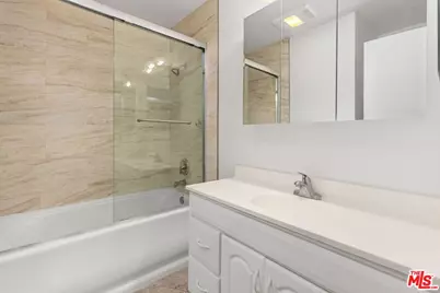 1440 Veteran Ave #404, Los Angeles, CA 90024 - Photo 21