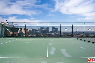10535 Wilshire Blvd #411, Los Angeles, CA 90024 - Photo 31