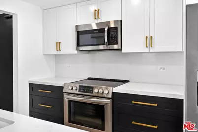 10535 Wilshire Blvd #411, Los Angeles, CA 90024 - Photo 9