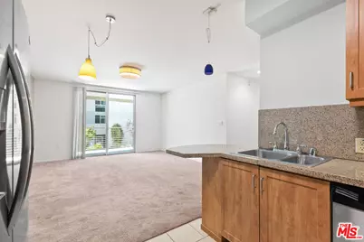 267 S San Pedro St #211, Los Angeles, CA 90012 - Photo 17