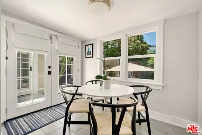 7030 De Longpre Ave, Los Angeles, CA 90028 - Photo 17