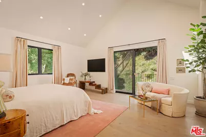 3640 Mandeville Canyon Rd, Los Angeles, CA 90049 - Photo 13