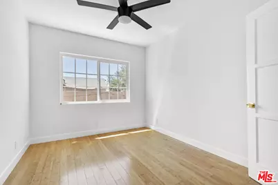10823 Cantara St, Los Angeles, CA 91352 - Photo 73