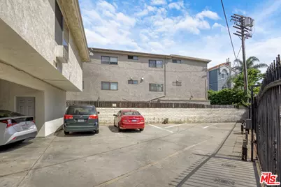 3346 S Canfield Ave, Los Angeles, CA 90034 - Photo 21