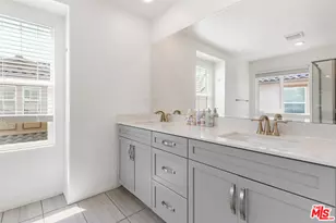 17105 Zion Dr, Canyon Country, CA 91387 - Photo 15
