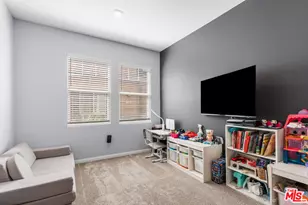 17105 Zion Dr, Canyon Country, CA 91387 - Photo 23