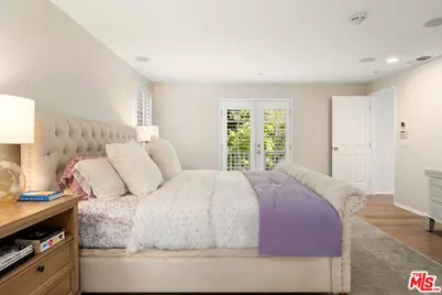 3354 Mandeville Canyon Rd, Los Angeles, CA 90049 - Photo 37