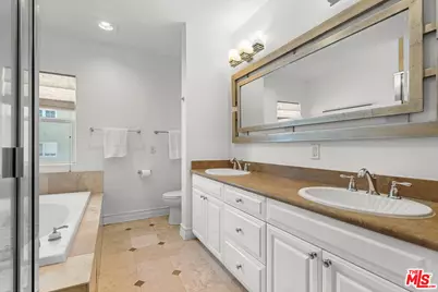 11826 Dorothy St #Ph1, Los Angeles, CA 90049 - Photo 25