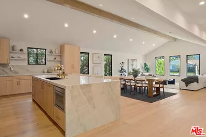 13949 Cumpston St, Sherman Oaks, CA 91401 - Photo 3