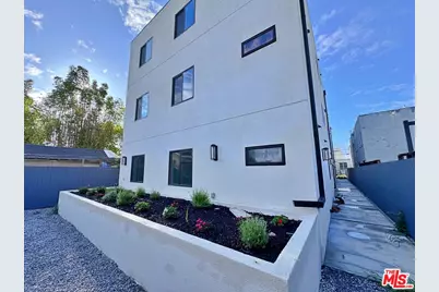 1625 W 37th Pl, Los Angeles, CA 90018 - Photo 3