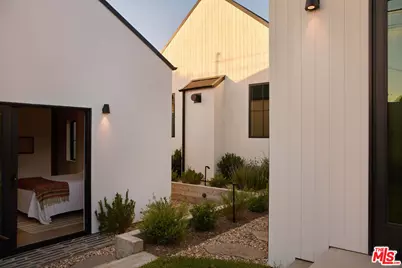 7841 Stewart Ave, Los Angeles, CA 90045 - Photo 41