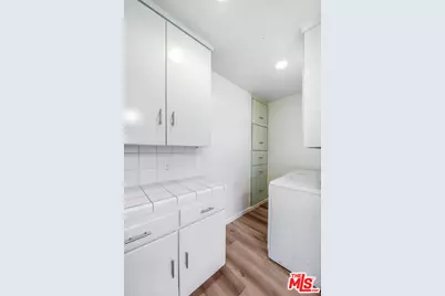 16851 Weddington St, Encino, CA 91436 - Photo 13