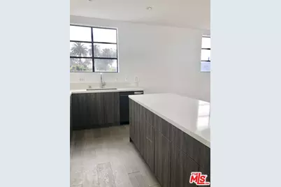 1317 Cabrillo Ave, Venice, CA 90291 - Photo 7