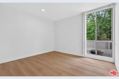 8601 International Ave #122, Canoga Park, CA 91304 - Photo 31