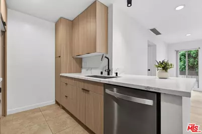 8601 International Ave #122, Canoga Park, CA 91304 - Photo 1