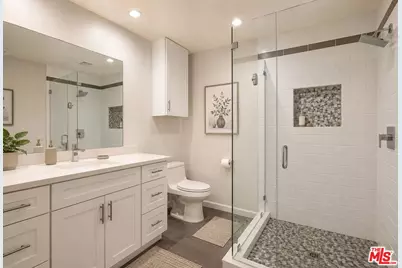 8131 Bianca Ave, Northridge, CA 91325 - Photo 37