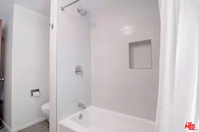 17600 Lemarsh St, Northridge, CA 91325 - Photo 23