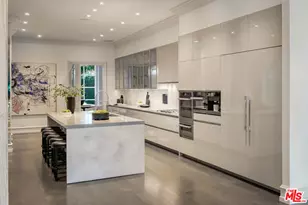 917 N Crescent Dr, Beverly Hills, CA 90210 - Photo 11