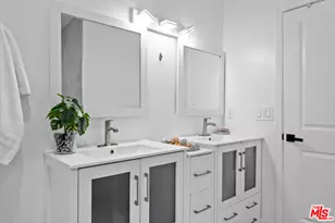 14346 Killion St, Sherman Oaks, CA 91401 - Photo 25