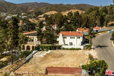 17941 Tramonto Dr, Pacific Palisades, CA 90272 - Photo 5
