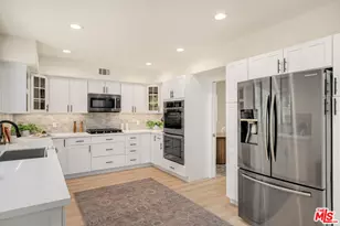 22642 Berdon St, Woodland Hills, CA 91367 - Photo 13