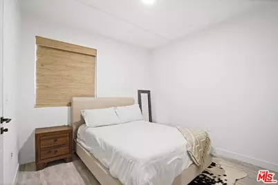 6716 N Royce Ln, Van Nuys, CA 91411 - Photo 3