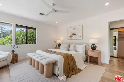1250 N Norman Pl, Los Angeles, CA 90049 - Photo 27