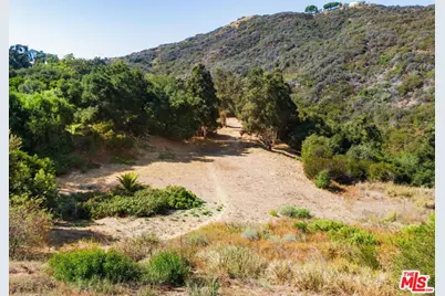 20711 Rockcroft Dr, Malibu, CA 90265 - Photo 7