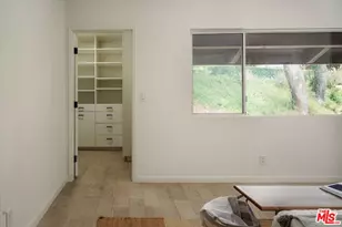 9761 Via Pavia, Burbank, CA 91504 - Photo 19