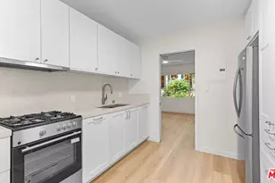 4345 Ventura Canyon Ave, Sherman Oaks, CA 91423 - Photo 9