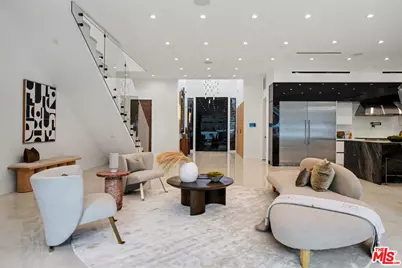 5649 Rawlings Ave, Woodland Hills, CA 91367 - Photo 17