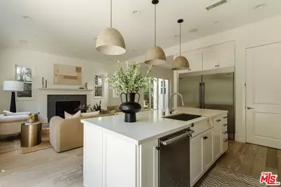 3914 Keeshen Dr, Los Angeles, CA 90066 - Photo 11
