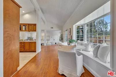 6001 Oakdale Ave, Woodland Hills, CA 91367 - Photo 7