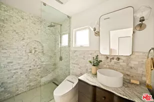 3928 S Bronson Ave, Los Angeles, CA 90008 - Photo 21
