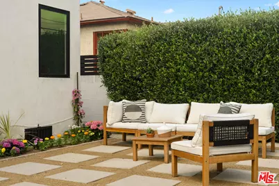3928 S Bronson Ave, Los Angeles, CA 90008 - Photo 31