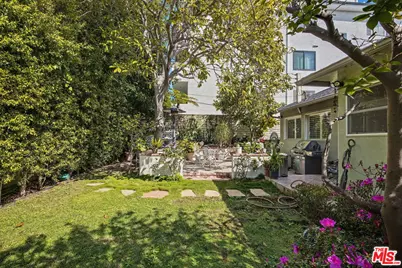 10481 Eastborne Ave, Los Angeles, CA 90024 - Photo 19