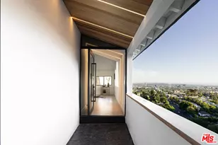 7866 Fareholm Dr, Los Angeles, CA 90046 - Photo 27