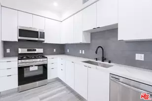 11800 Courtleigh Dr, Los Angeles, CA 90066 - Photo 3