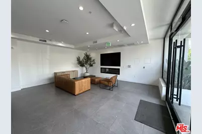 11800 Courtleigh Dr #306, Los Angeles, CA 90066 - Photo 15