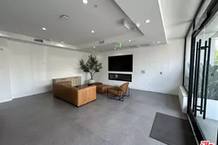 11800 Courtleigh Dr, Los Angeles, CA 90066 - Photo 15