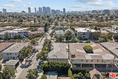 272 S Doheny Dr #1, Beverly Hills, CA 90211 - Photo 43